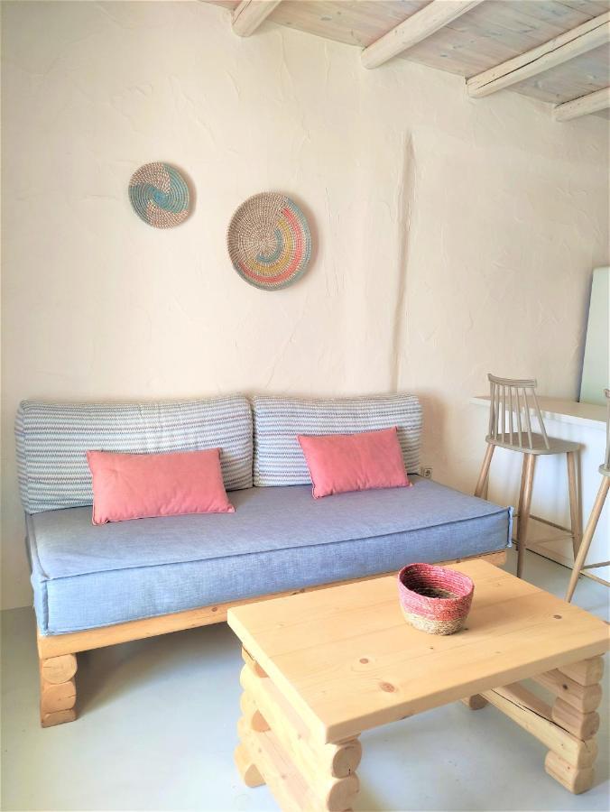 Mosaic Apartment *